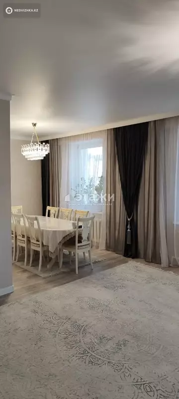 3-комнатная квартира, этаж 10 из 13, 128 м²