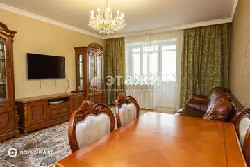 3-комнатная квартира, этаж 12 из 12, 107 м²