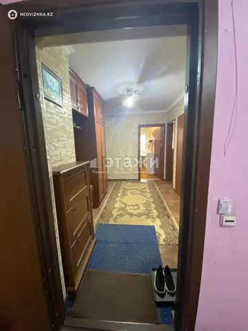 2-комнатная квартира, этаж 3 из 25, 73 м²