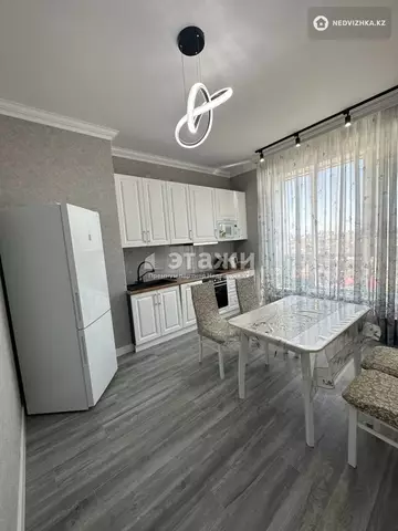 2-комнатная квартира, этаж 10 из 22, 65 м², на длительный срок