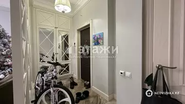 3-комнатная квартира, этаж 1 из 9, 82 м²