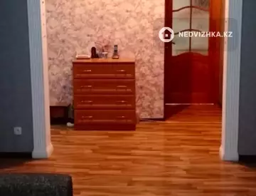 5-комнатная квартира, этаж 4 из 5, 98 м²