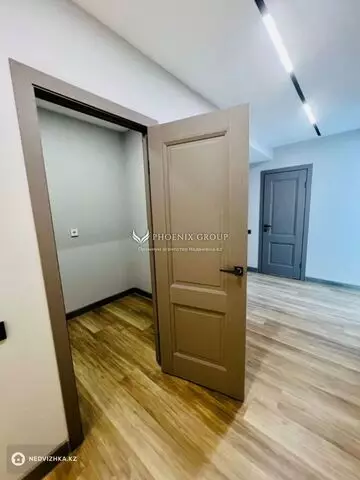 2-комнатная квартира, этаж 8 из 10, 70 м²