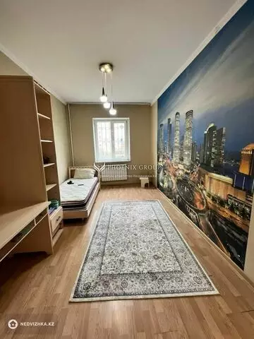 4-комнатная квартира, этаж 6 из 9, 101 м²