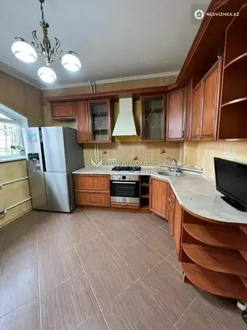 4-комнатная квартира, этаж 6 из 9, 101 м²