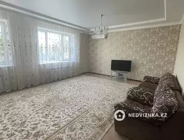 4-комнатный дом, 10 соток, 236 м²