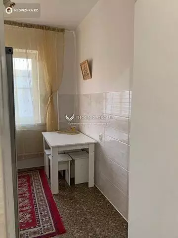 1-комнатная квартира, этаж 4 из 9, 38 м²