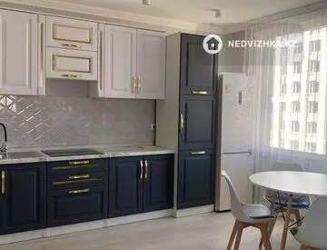 2-комнатная квартира, этаж 4 из 9, 55 м², на длительный срок