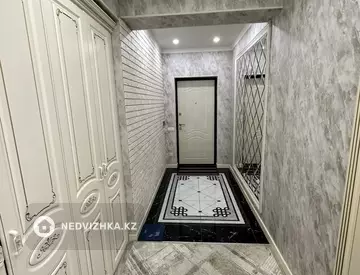 3-комнатная квартира, этаж 2 из 10, 92 м²