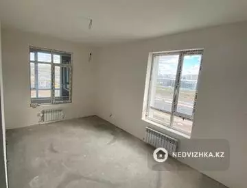 4-комнатная квартира, этаж 3 из 12, 123 м²