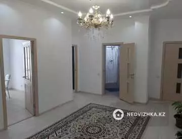 4-комнатная квартира, этаж 4 из 5, 112 м²