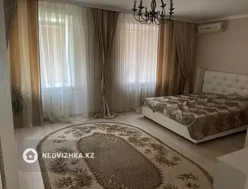 4-комнатная квартира, этаж 5 из 9, 126 м²