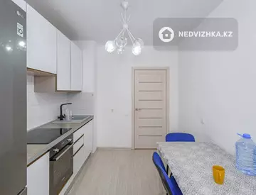 2-комнатная квартира, этаж 4 из 9, 60 м²