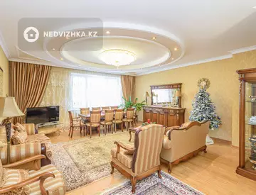 4-комнатная квартира, этаж 7 из 8, 204 м²