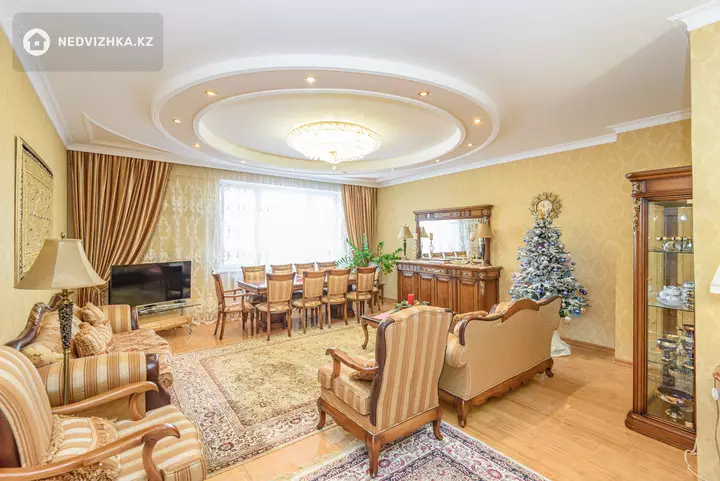 204 м², 4-комнатная квартира, этаж 7 из 8, 204 м², изображение - 1