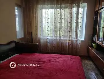 3-комнатная квартира, этаж 4 из 4, 62 м²