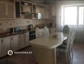 10-комнатный дом, 10 соток, 484 м²