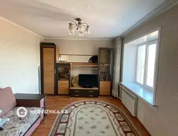 1-комнатная квартира, этаж 4 из 10, 35 м²