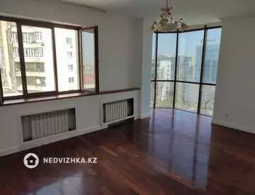 4-комнатная квартира, этаж 7 из 11, 246 м²