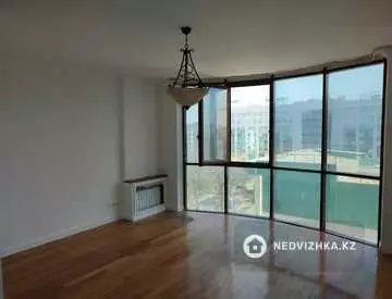 4-комнатная квартира, этаж 7 из 11, 246 м²