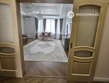 3-комнатная квартира, этаж 5 из 10, 124 м²