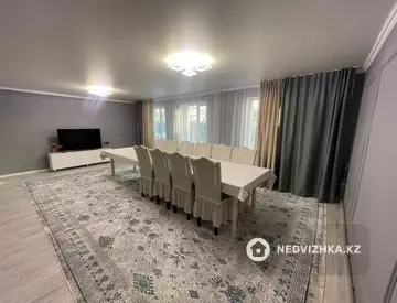 6-комнатный дом, 220 м²