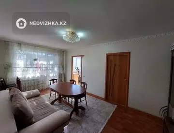 4-комнатная квартира, этаж 3 из 5, 61 м²