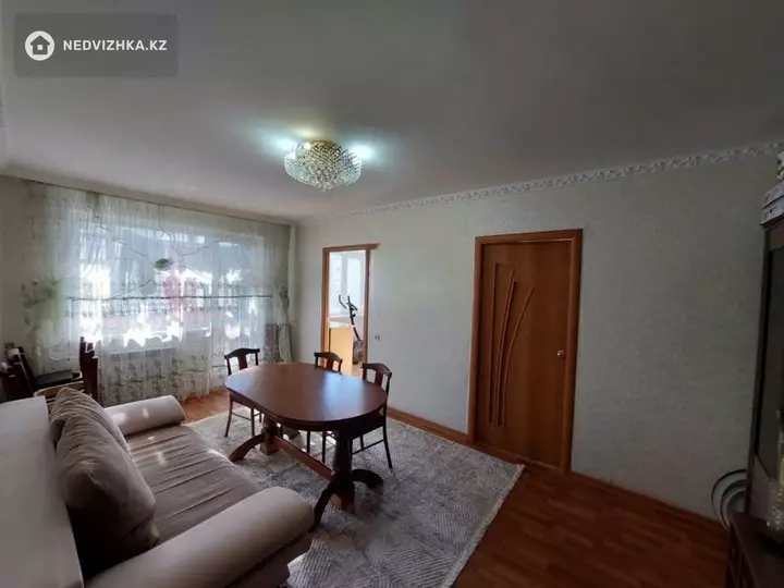 61.4 м², 4-комнатная квартира, этаж 3 из 5, 61 м², изображение - 1