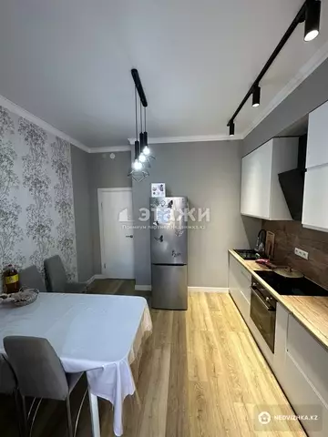 2-комнатная квартира, этаж 9 из 15, 50 м²