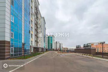 1-комнатная квартира, этаж 8 из 8, 42 м²