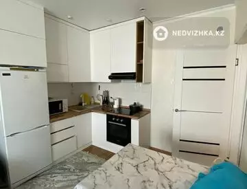 2-комнатная квартира, этаж 12 из 12, 40 м²