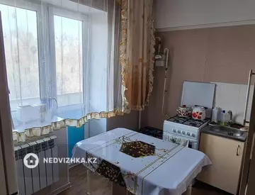 2-комнатная квартира, этаж 4 из 5, 53 м²