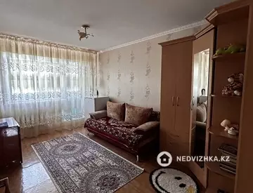 5-комнатная квартира, этаж 2 из 5, 104 м²