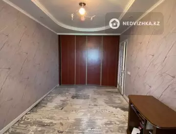 2-комнатная квартира, этаж 4 из 5, 49 м²