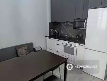 1-комнатная квартира, этаж 2 из 12, 45 м²