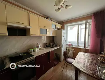 3-комнатная квартира, этаж 8 из 10, 69 м²