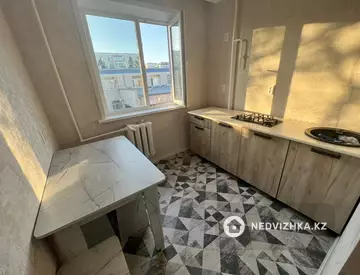 2-комнатная квартира, этаж 3 из 4, 45 м²