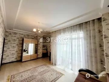 3-комнатная квартира, этаж 9 из 22, 136 м²