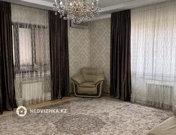 4-комнатная квартира, этаж 4 из 4, 119 м²