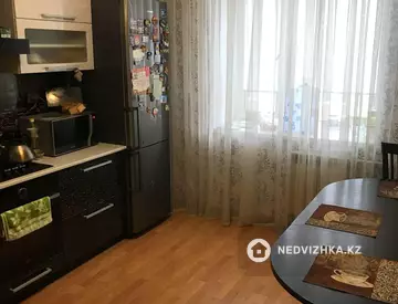 2-комнатная квартира, этаж 3 из 6, 64 м²