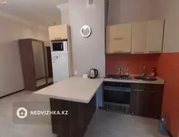 2-комнатная квартира, этаж 19 из 22, 80 м², на длительный срок