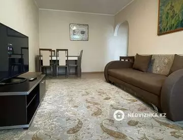 2-комнатная квартира, этаж 2 из 4, 45 м², посуточно