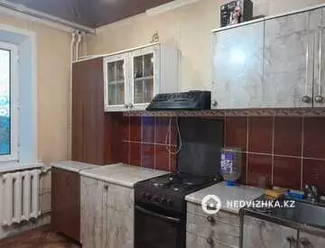 3-комнатная квартира, этаж 4 из 5, 65 м²