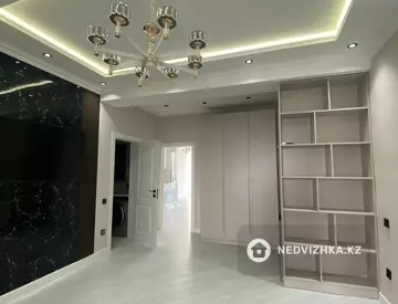 3-комнатная квартира, этаж 9 из 17, 80 м²