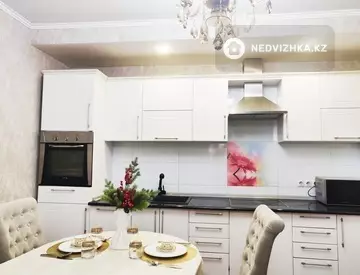 3-комнатная квартира, этаж 13 из 19, 100 м²