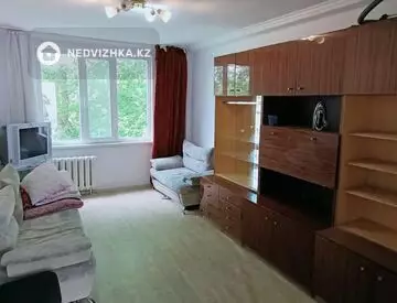 2-комнатная квартира, этаж 4 из 5, 50 м²