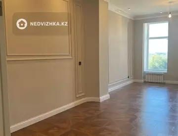 3-комнатная квартира, этаж 4 из 6, 120 м²