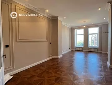 3-комнатная квартира, этаж 4 из 6, 120 м²