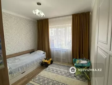 4-комнатная квартира, этаж 3 из 5, 97 м²