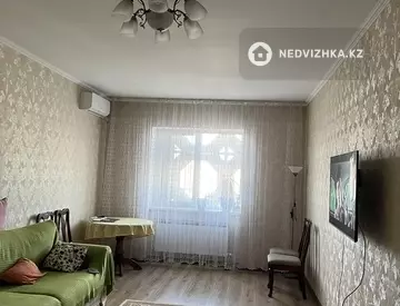 2-комнатная квартира, этаж 8 из 18, 72 м²